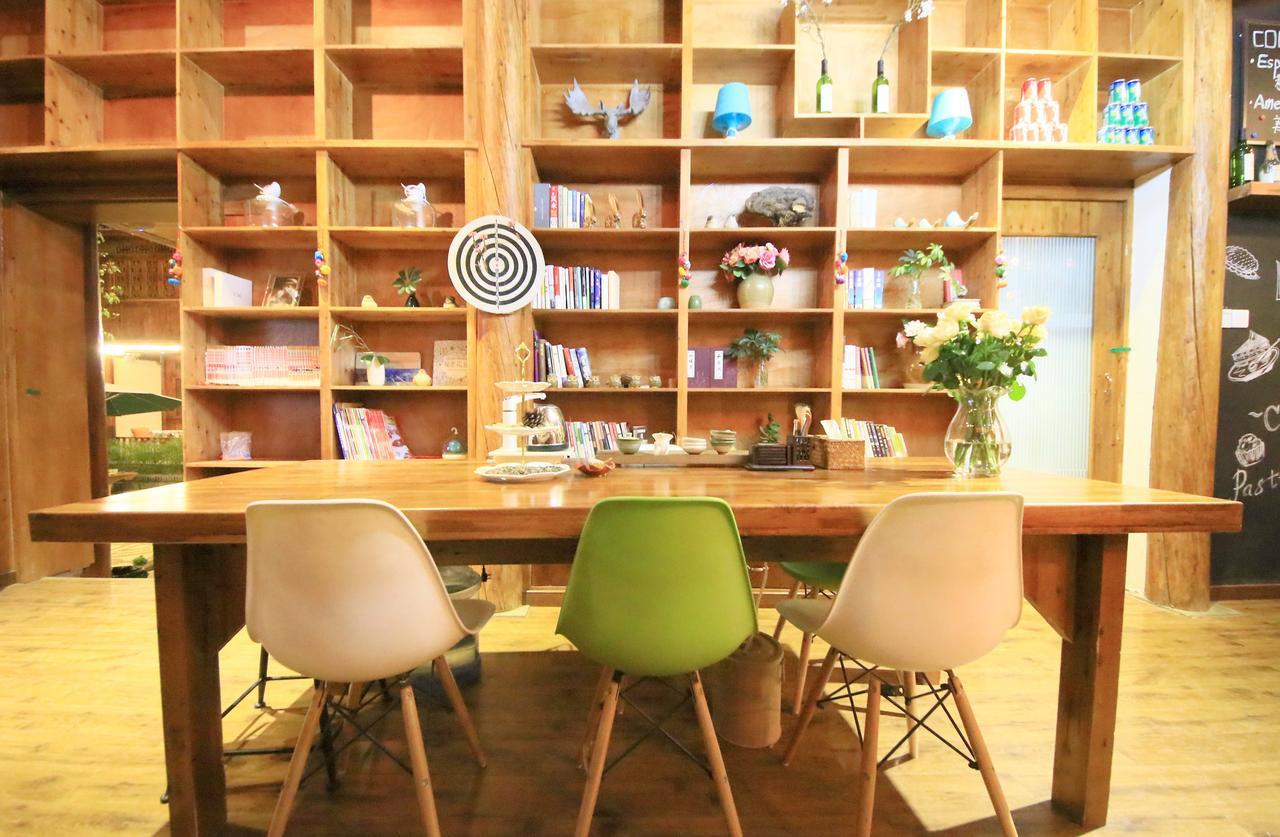 Peter Goullart Boutique Inn Лицзян Экстерьер фото