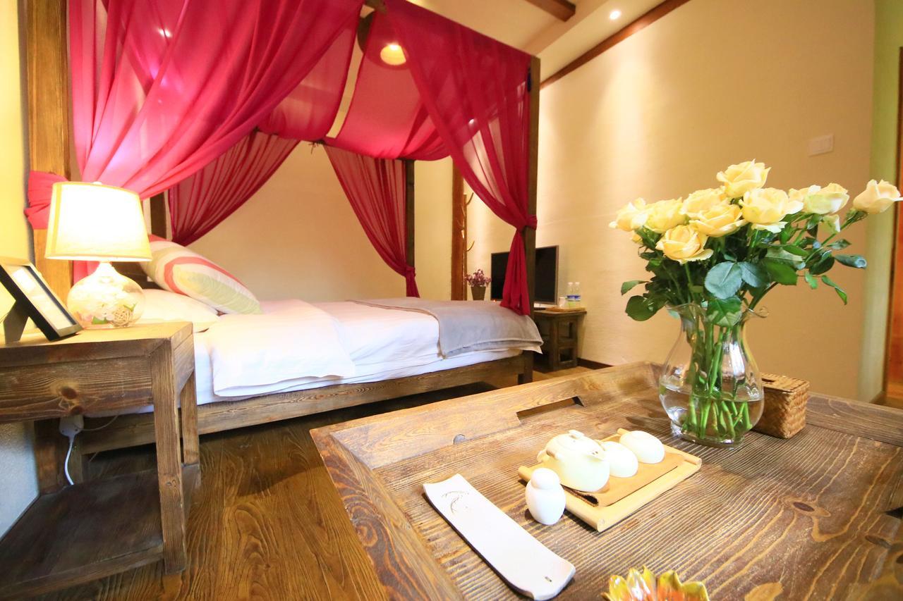 Peter Goullart Boutique Inn Лицзян Экстерьер фото